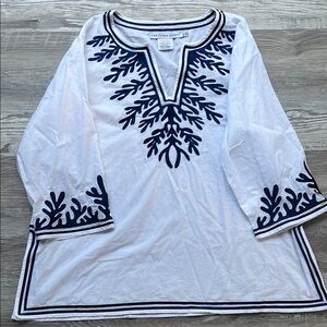 Gretchen Scott White and Blue Tunic with V-Neck Embroidery sizes Goddess (XXL)